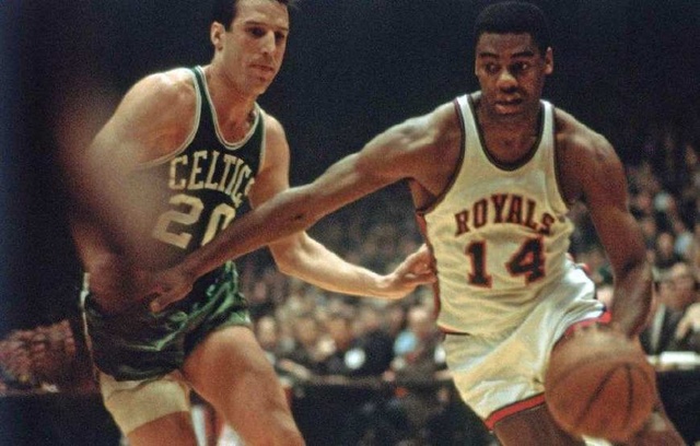 动中实现健 动中实现健